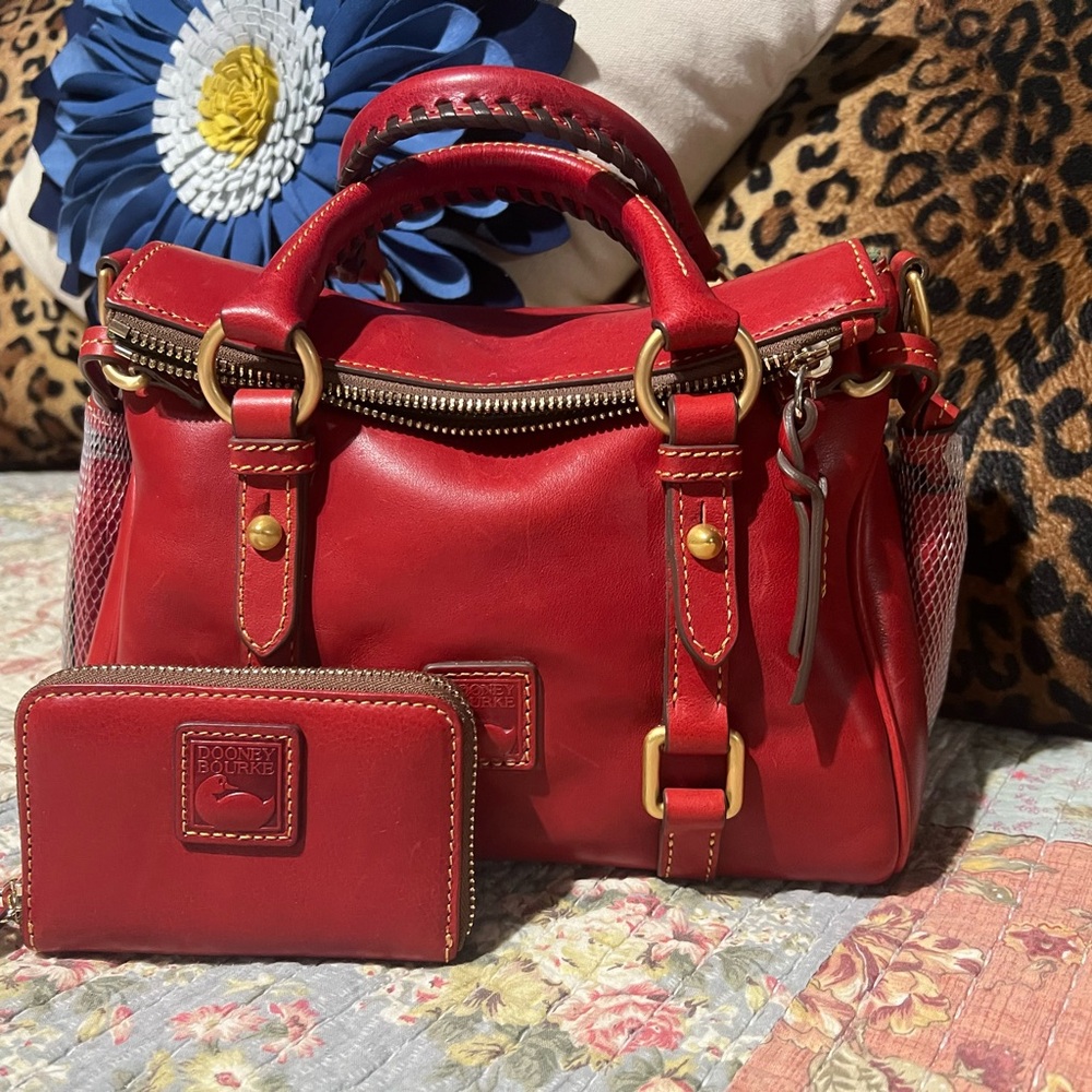 🌹Dooney & Bourke Florentine Micro Satchel & wallet